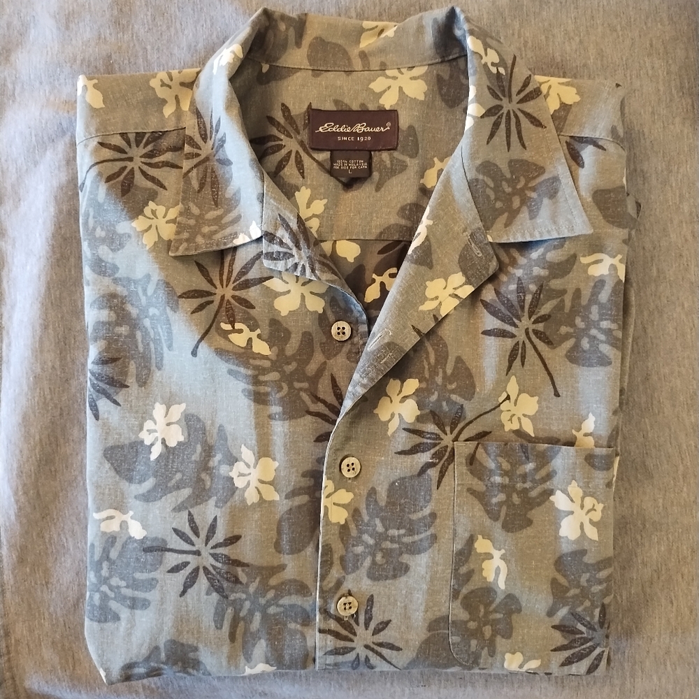 Eddie Bauer Men's Hawaiian Floral Button Down Short Sleeve Shirt Size L